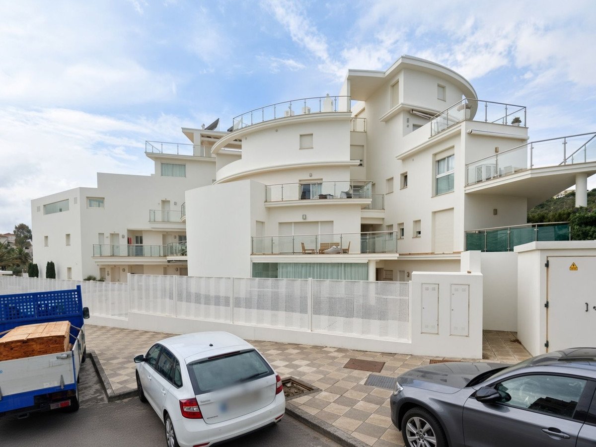 1 Bed Middle Floor Apartment in Torreguadiaro