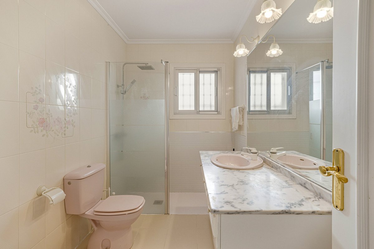 3 Bed Detached Villa in Riviera del Sol
