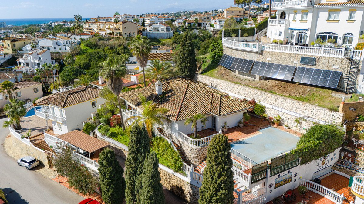 3 Bed Detached Villa in Riviera del Sol
