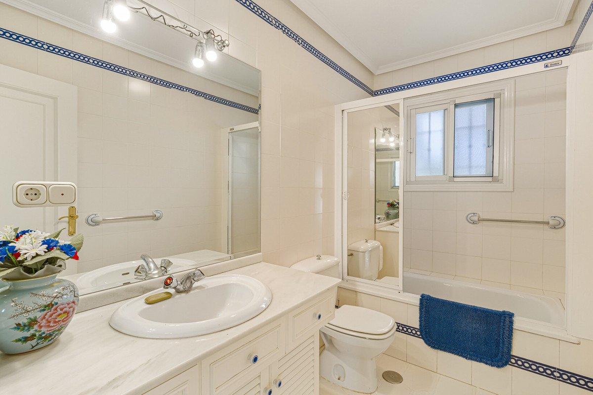 3 Bed Detached Villa in Riviera del Sol