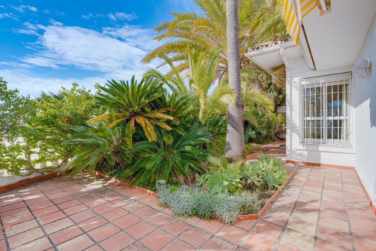 3 Bed Detached Villa in Riviera del Sol