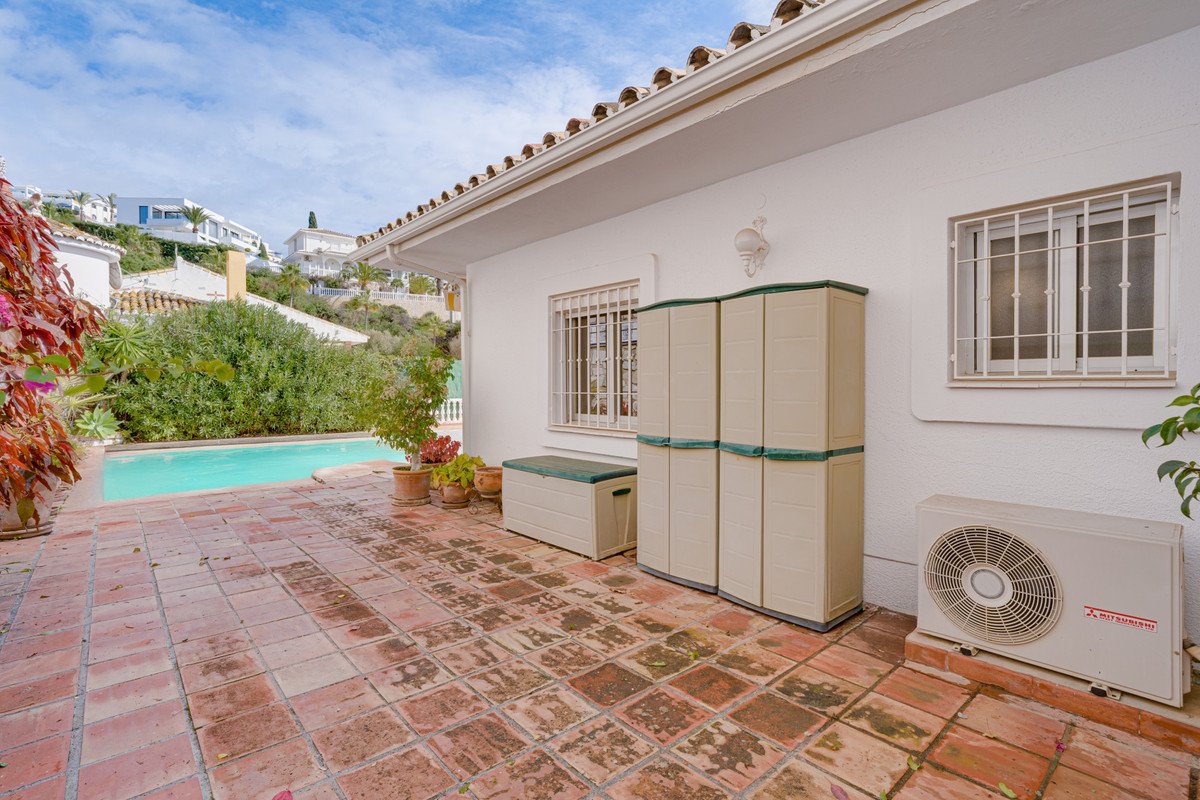 3 Bed Detached Villa in Riviera del Sol