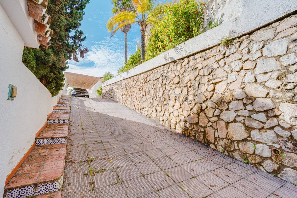 3 Bed Detached Villa in Riviera del Sol