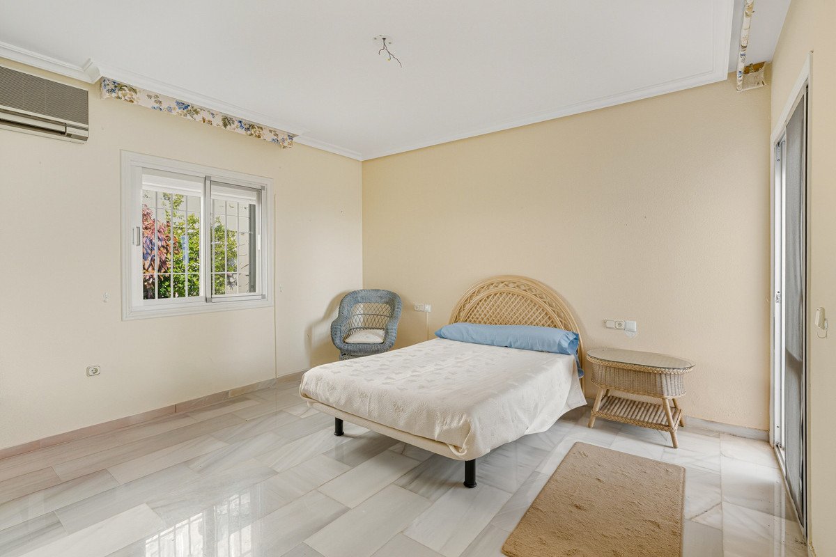 3 Bed Detached Villa in Riviera del Sol