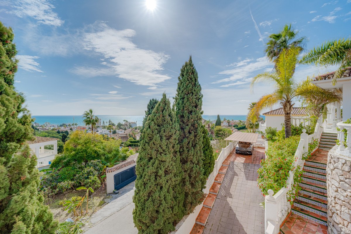 3 Bed Detached Villa in Riviera del Sol