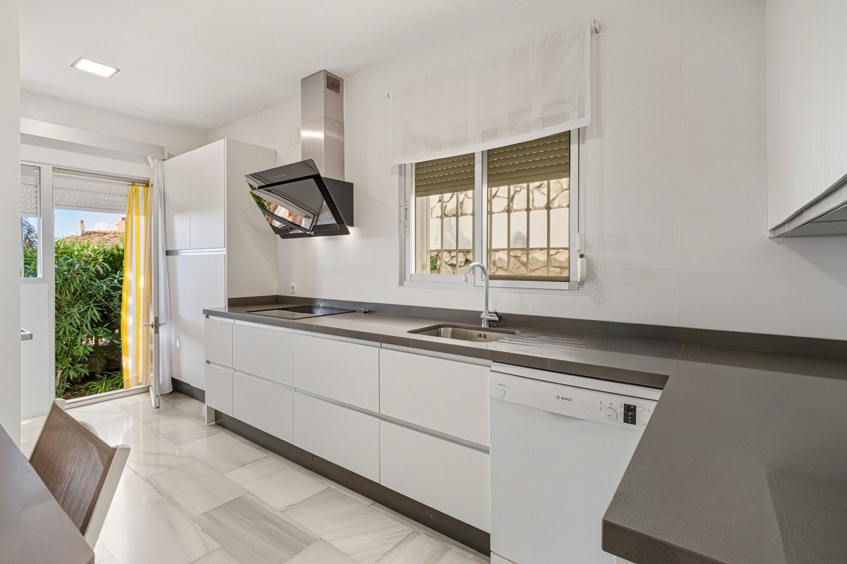 3 Bed Detached Villa in Riviera del Sol