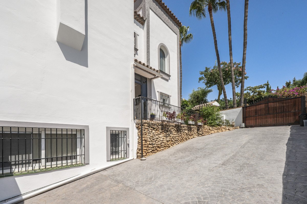 4 Bed Detached Villa in Mijas Costa