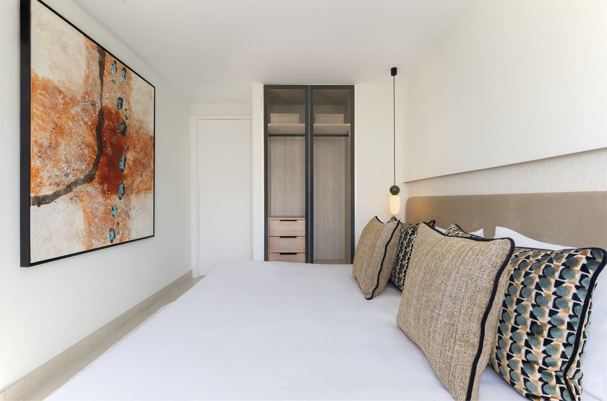 3 Bed Penthouse in New Golden Mile