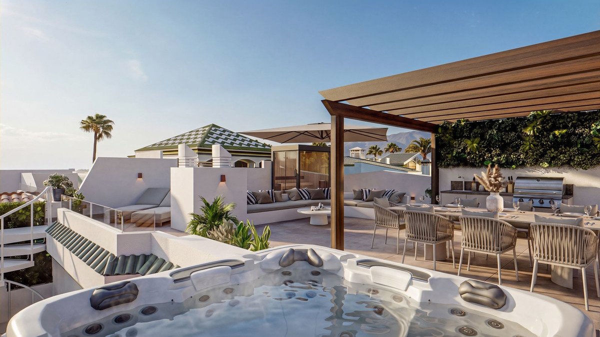 3 Bed Penthouse in New Golden Mile