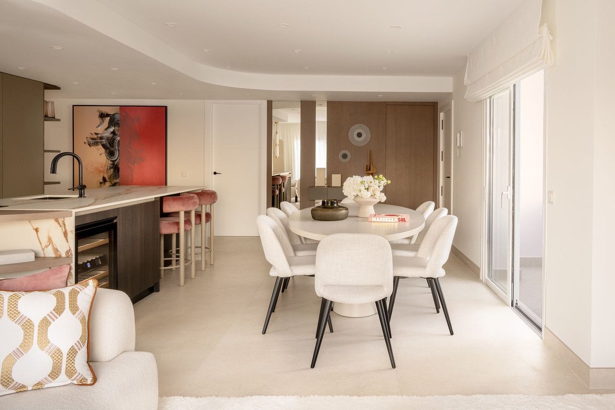 3 Bed Penthouse in New Golden Mile