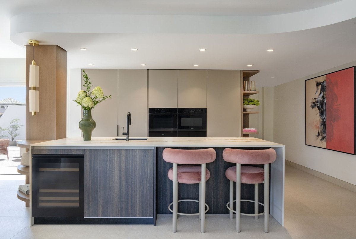 3 Bed Penthouse in New Golden Mile