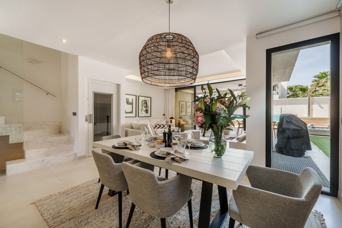 5 Bed Semi-Detached House in Puerto Banús