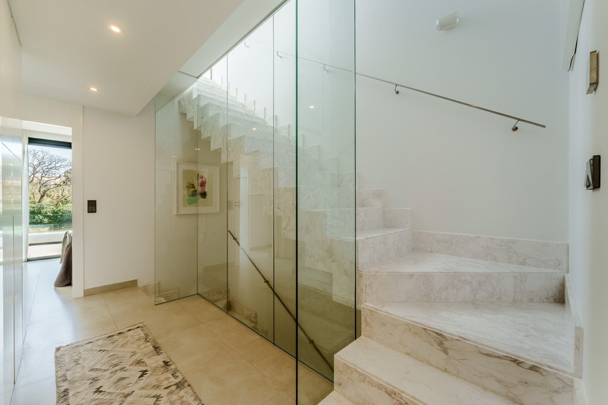 5 Bed Semi-Detached House in Puerto Banús