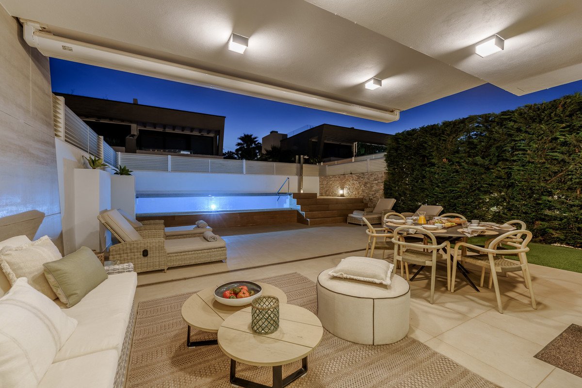 5 Bed Semi-Detached House in Puerto Banús