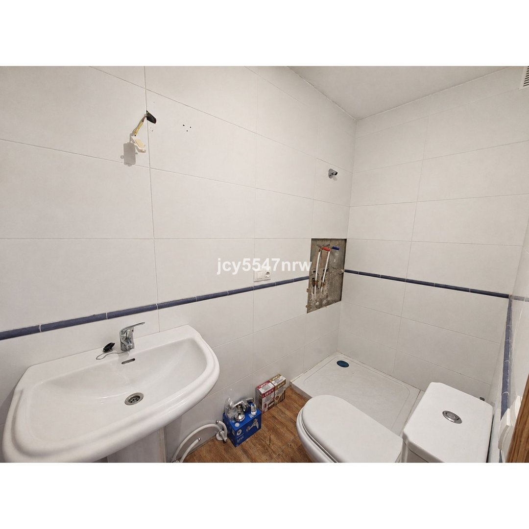7 Bed Cave House in Freila