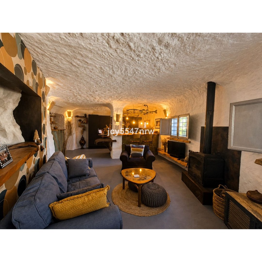 3 Bed Cave House in Galera