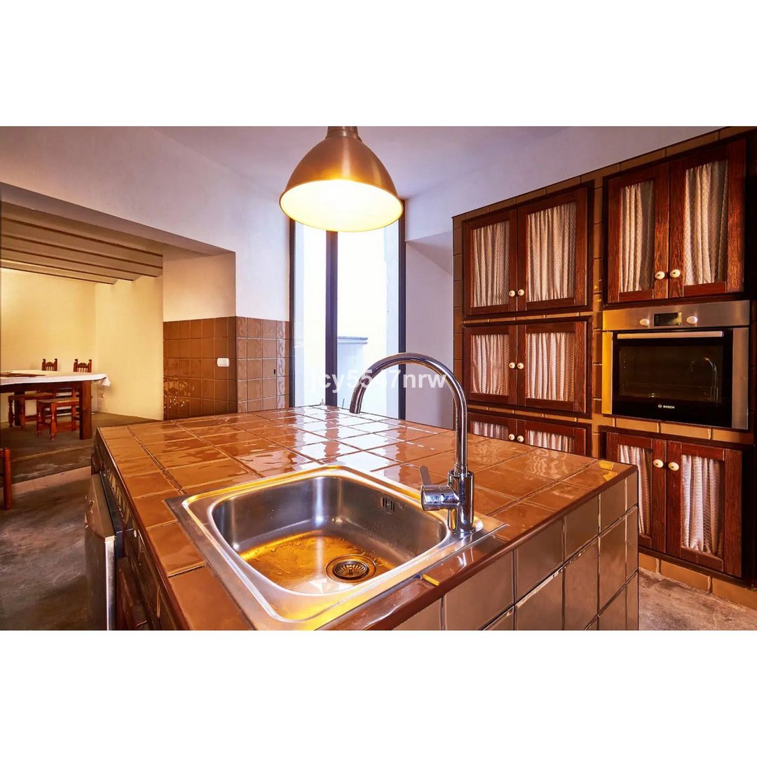 5 Bed Semi-Detached House in Cortes de Baza