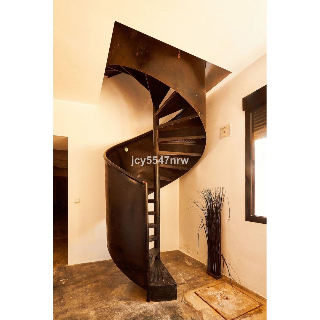 5 Bed Semi-Detached House in Cortes de Baza