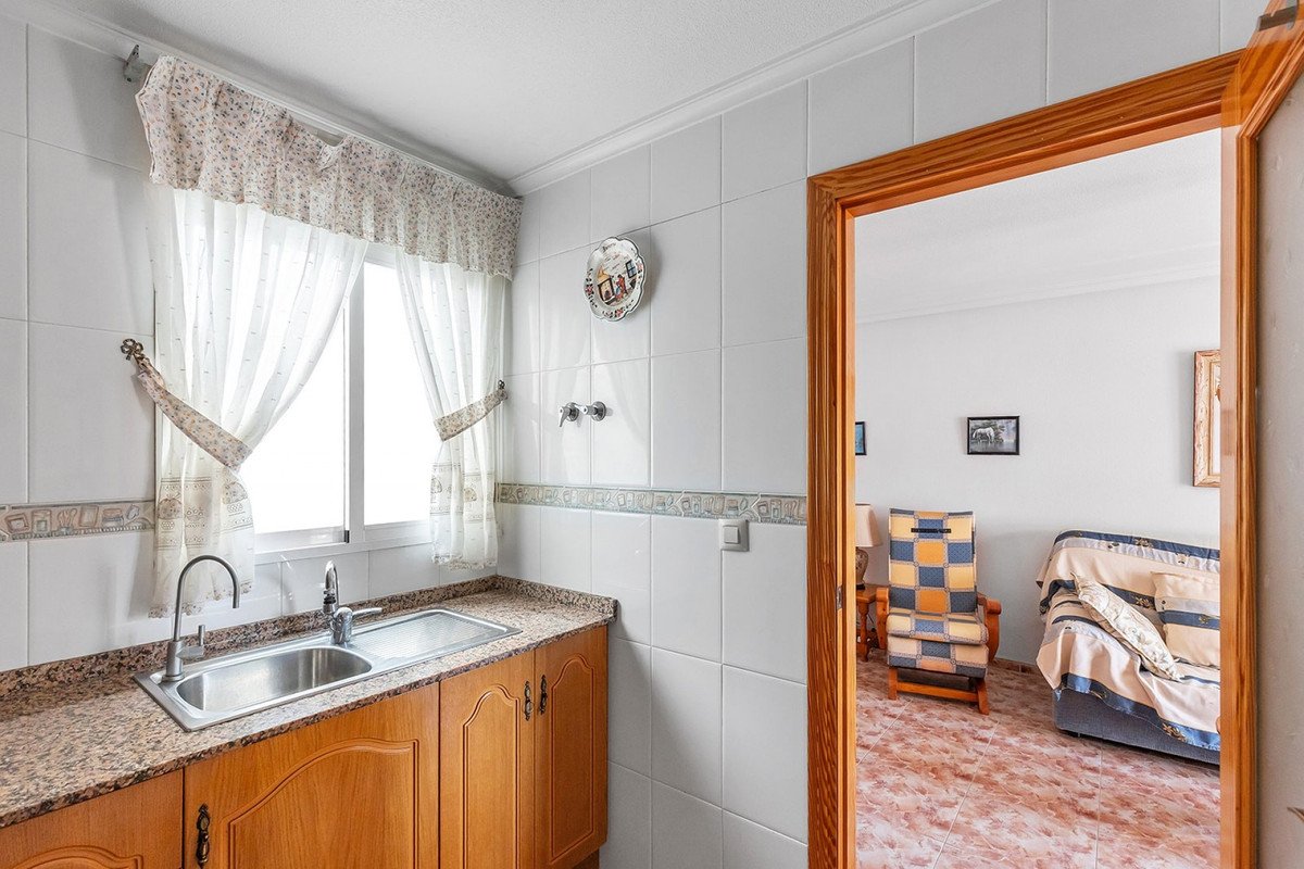 2 Bed Ground Floor Apartment in La Mata