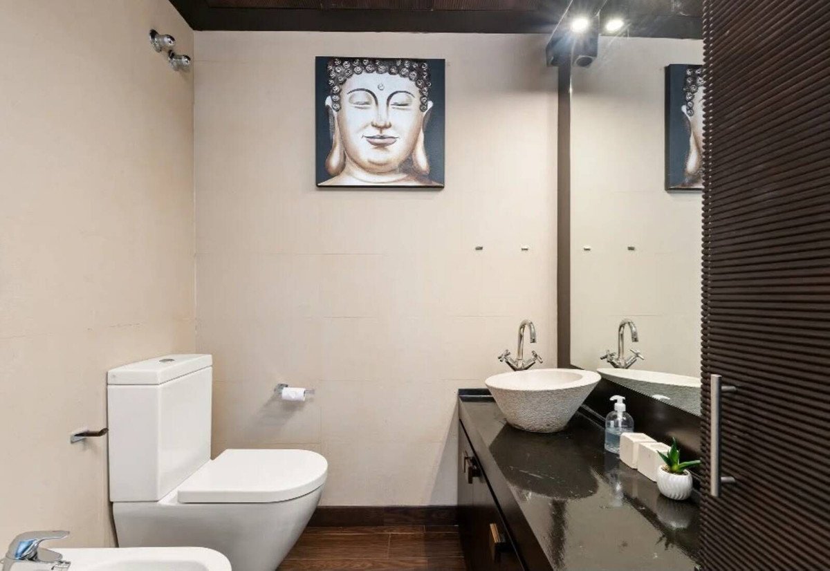 1 Bed Middle Floor Apartment in Nueva Andalucía