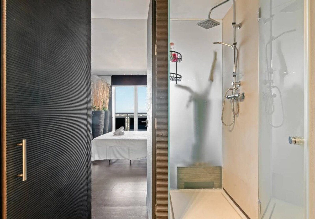 1 Bed Middle Floor Apartment in Nueva Andalucía