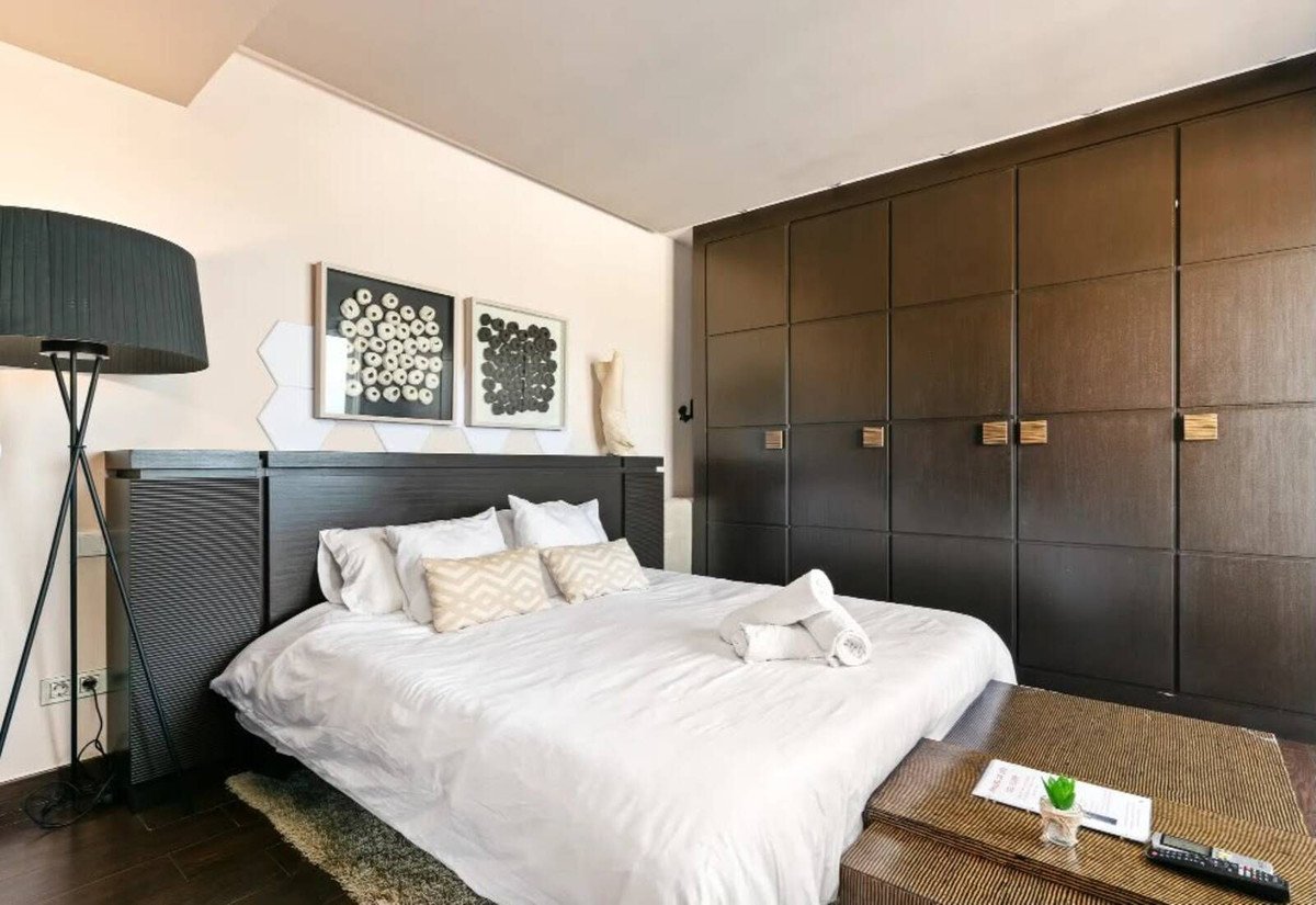 1 Bed Middle Floor Apartment in Nueva Andalucía