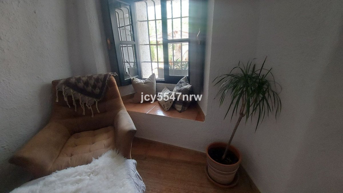 5 Bed Cave House in Baza