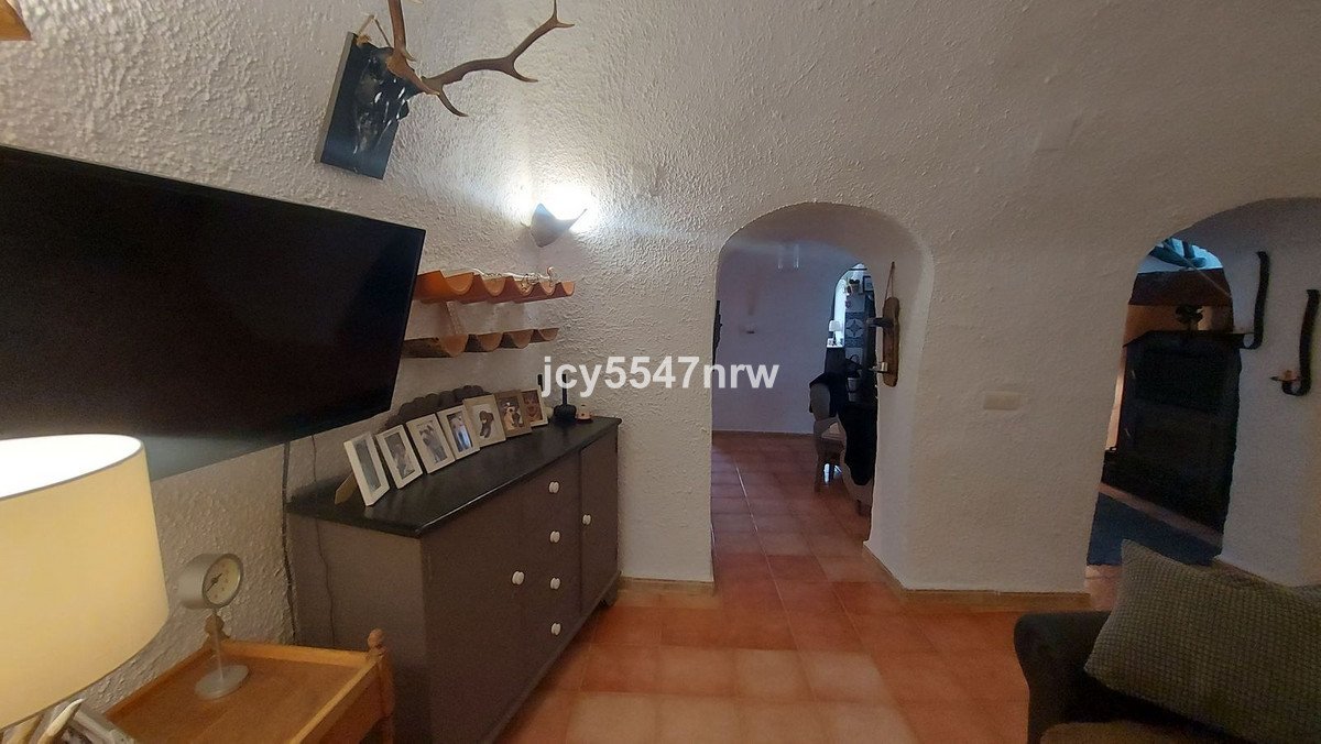 5 Bed Cave House in Baza