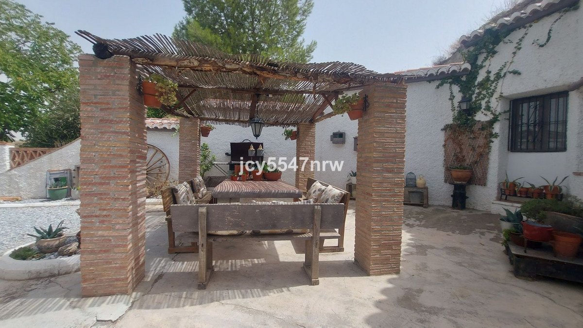 5 Bed Cave House in Baza
