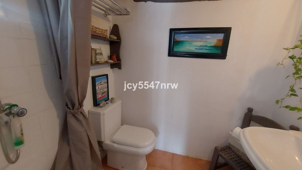 5 Bed Cave House in Baza
