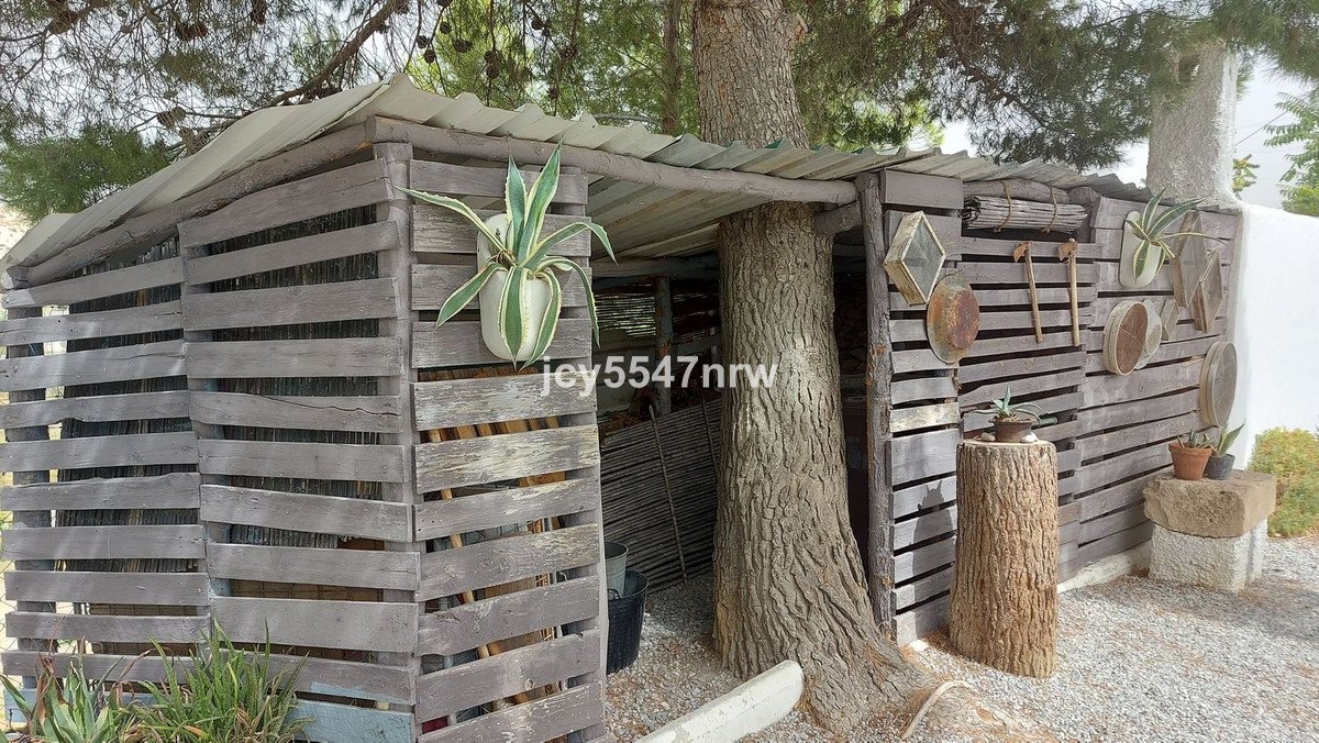 5 Bed Cave House in Baza