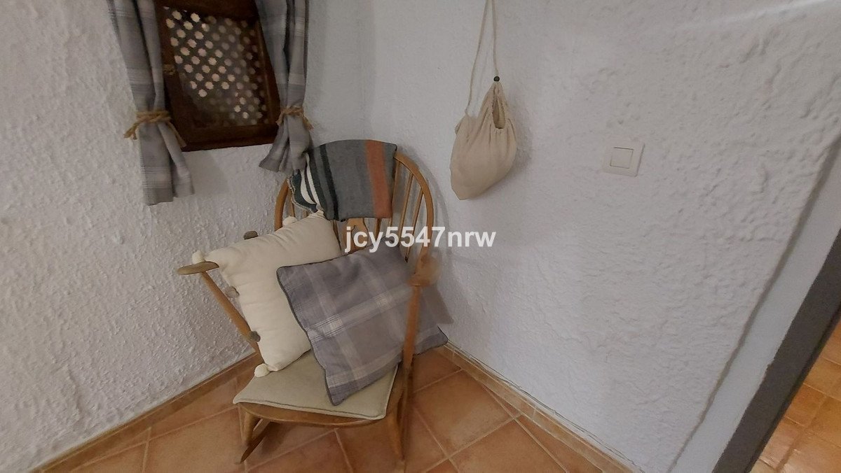 5 Bed Cave House in Baza