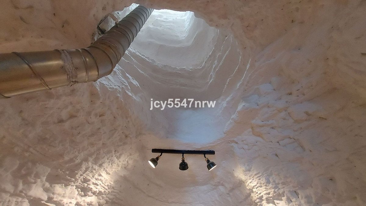 5 Bed Cave House in Baza