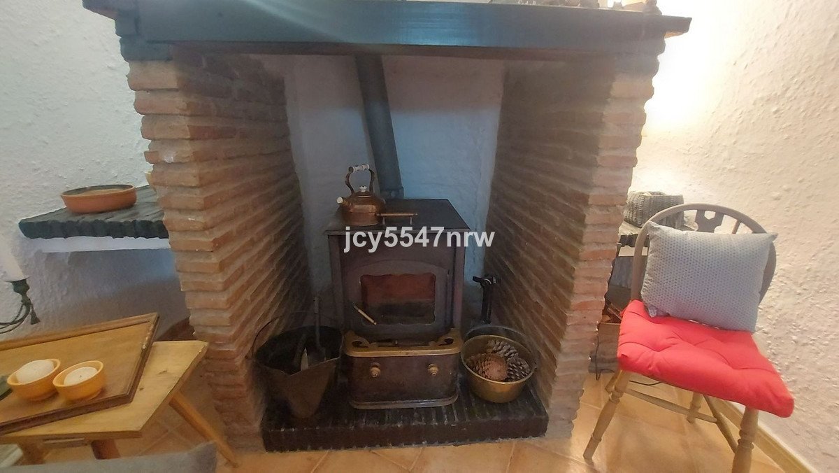 5 Bed Cave House in Baza