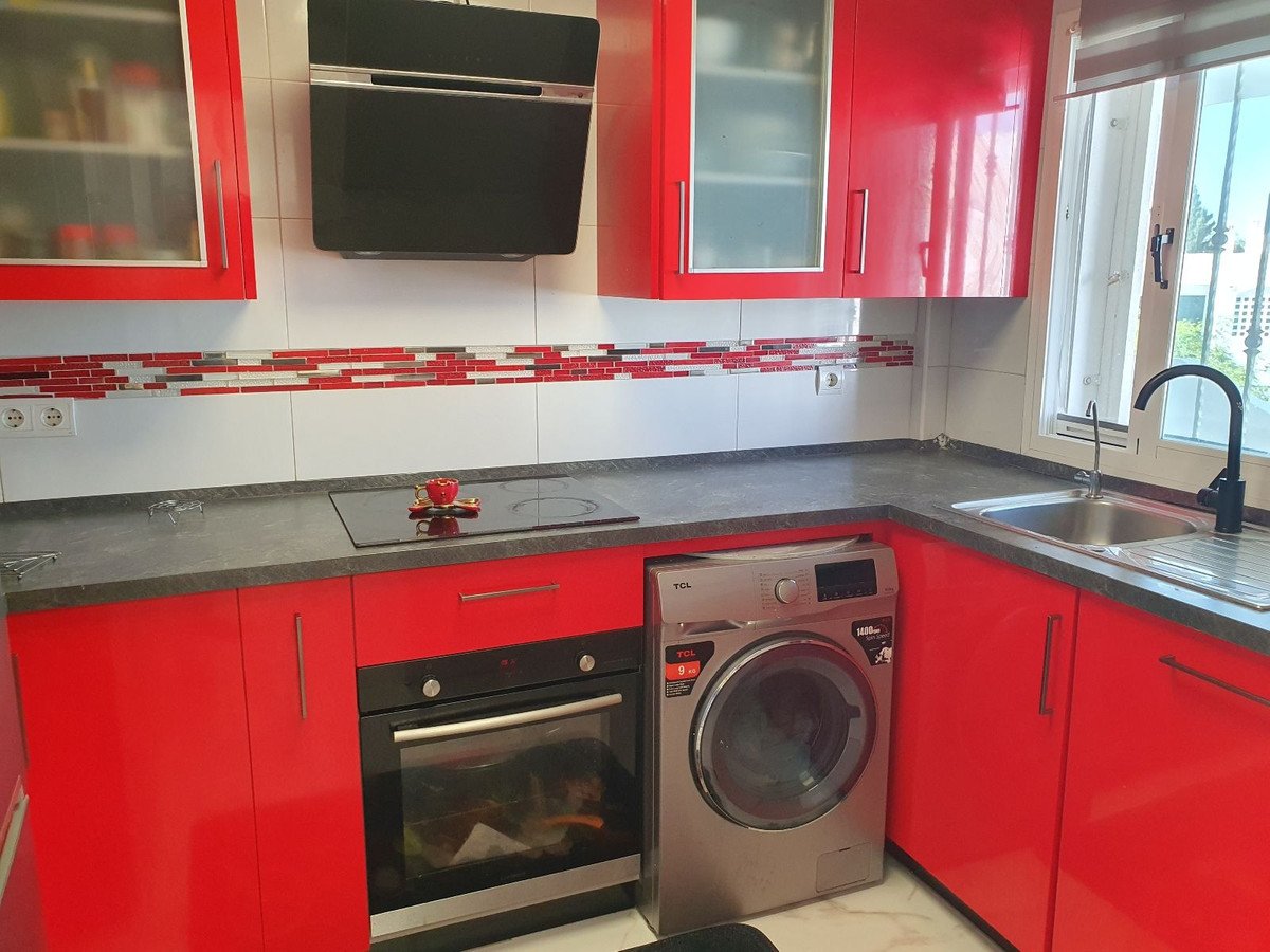 2 Bed Penthouse in El Paraiso