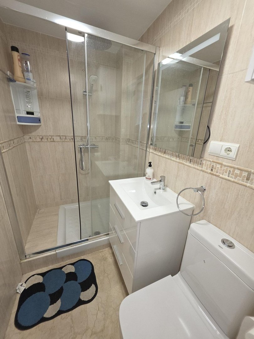 2 Bed Middle Floor Apartment in Fuengirola