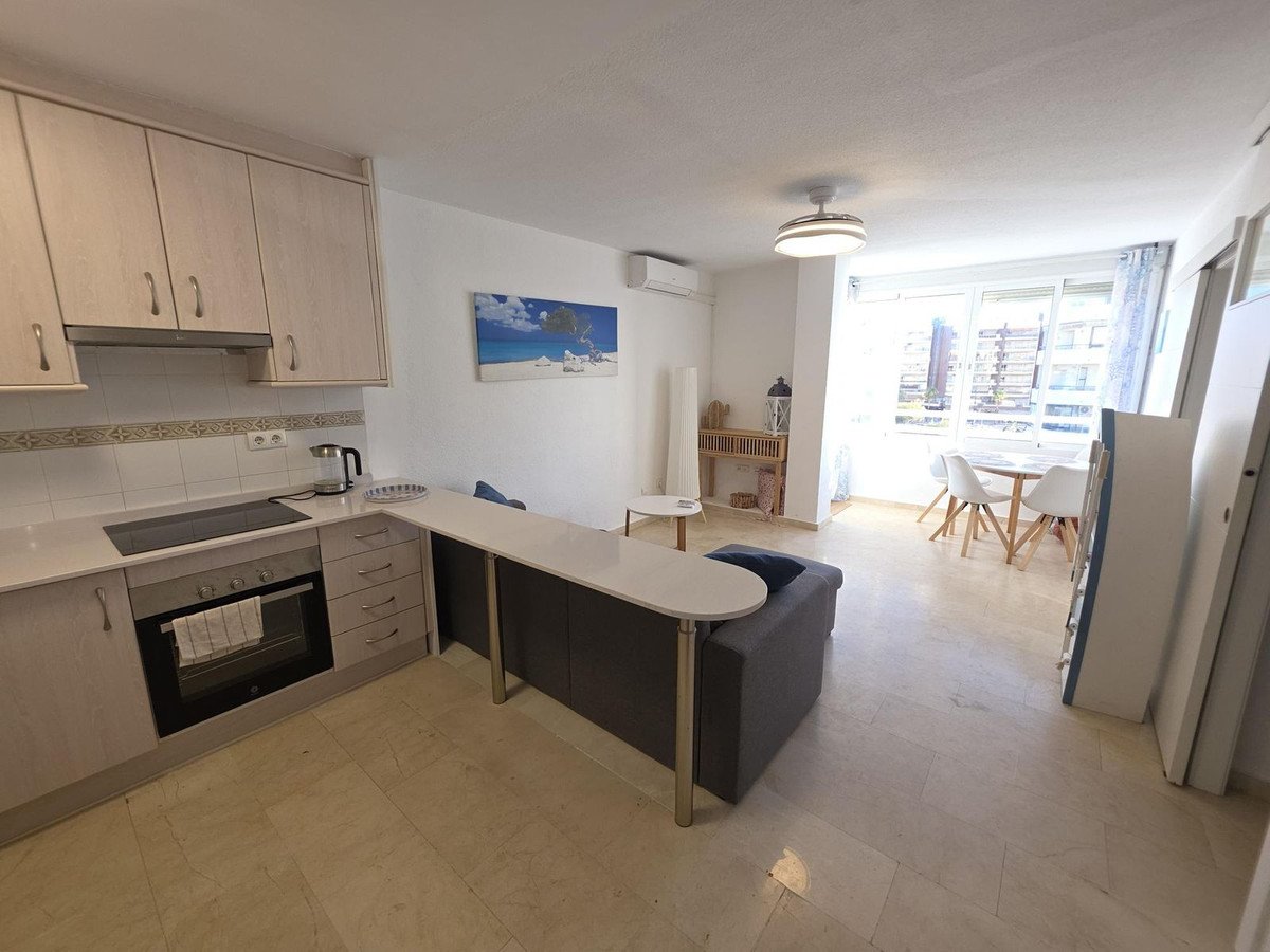 2 Bed Middle Floor Apartment in Fuengirola