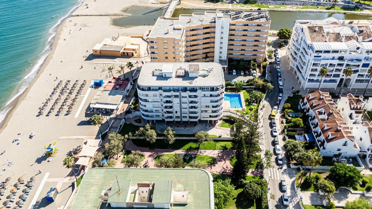 2 Bed Middle Floor Apartment in Fuengirola