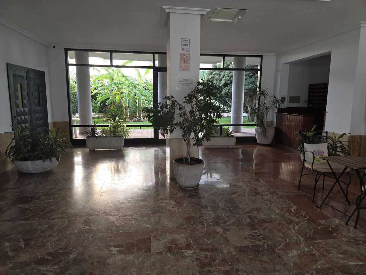 2 Bed Middle Floor Apartment in Fuengirola