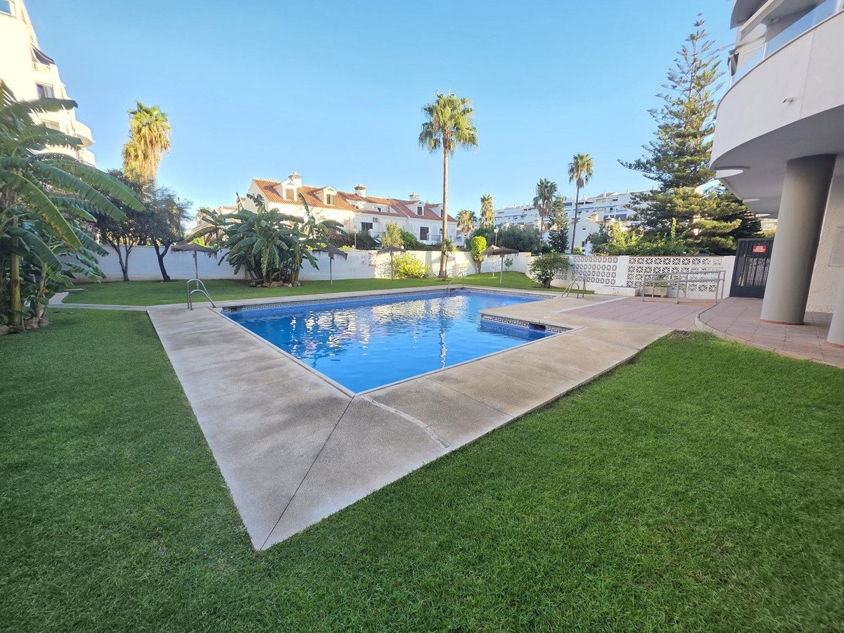 2 Bed Middle Floor Apartment in Fuengirola