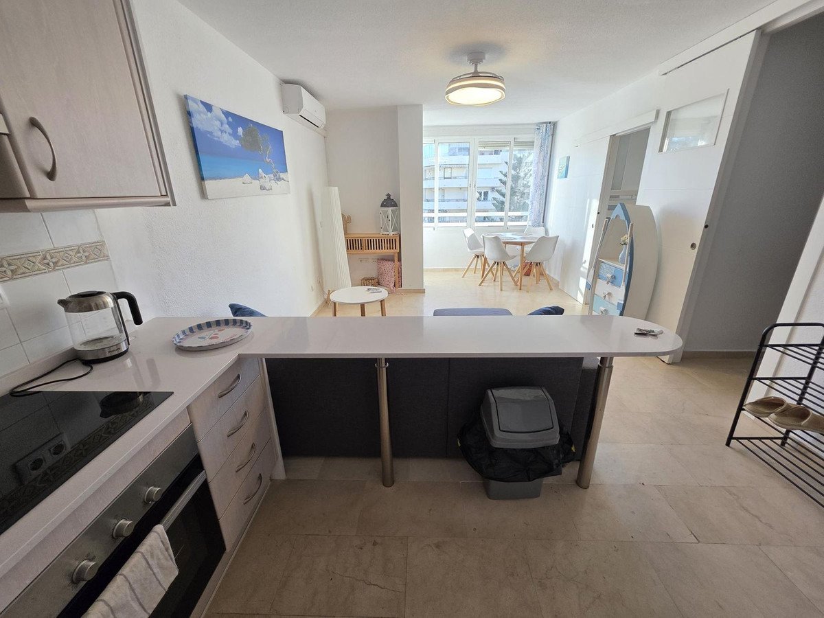 2 Bed Middle Floor Apartment in Fuengirola