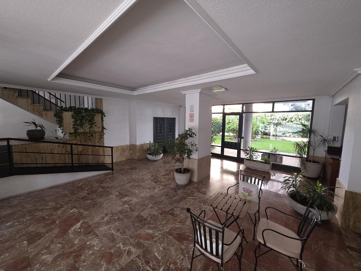 2 Bed Middle Floor Apartment in Fuengirola