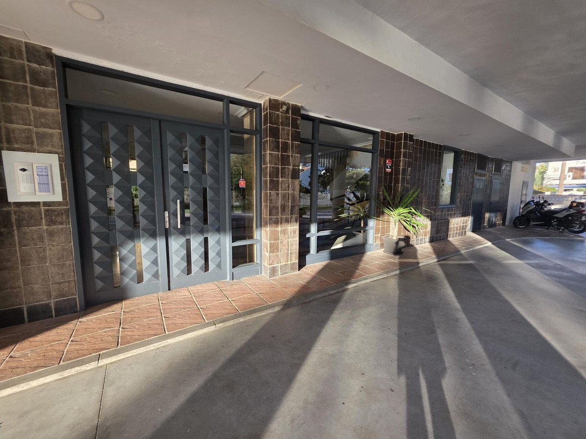 2 Bed Middle Floor Apartment in Fuengirola