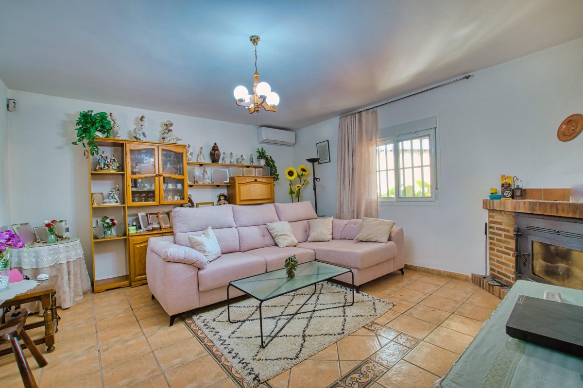 4 Bed Finca - Cortijo in Alcaucín