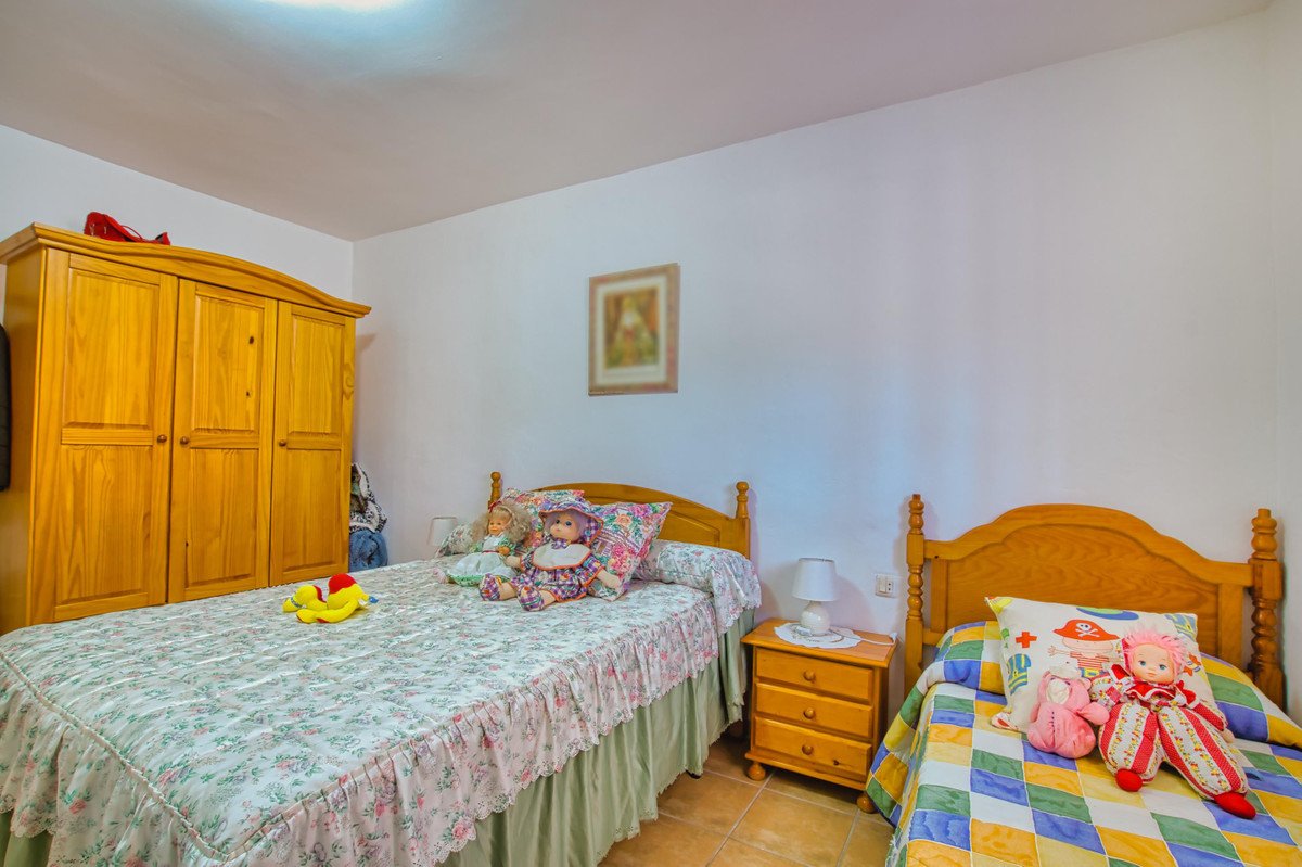 4 Bed Finca - Cortijo in Alcaucín