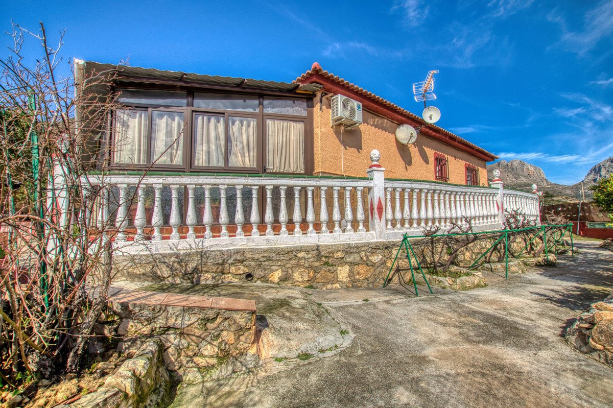 4 Bed Finca - Cortijo in Alcaucín