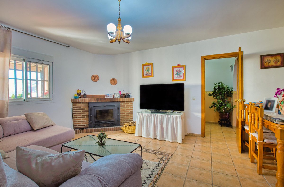 4 Bed Finca - Cortijo in Alcaucín