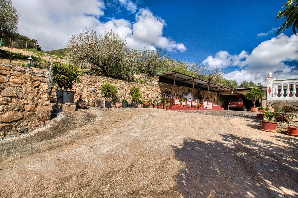 4 Bed Finca - Cortijo in Alcaucín