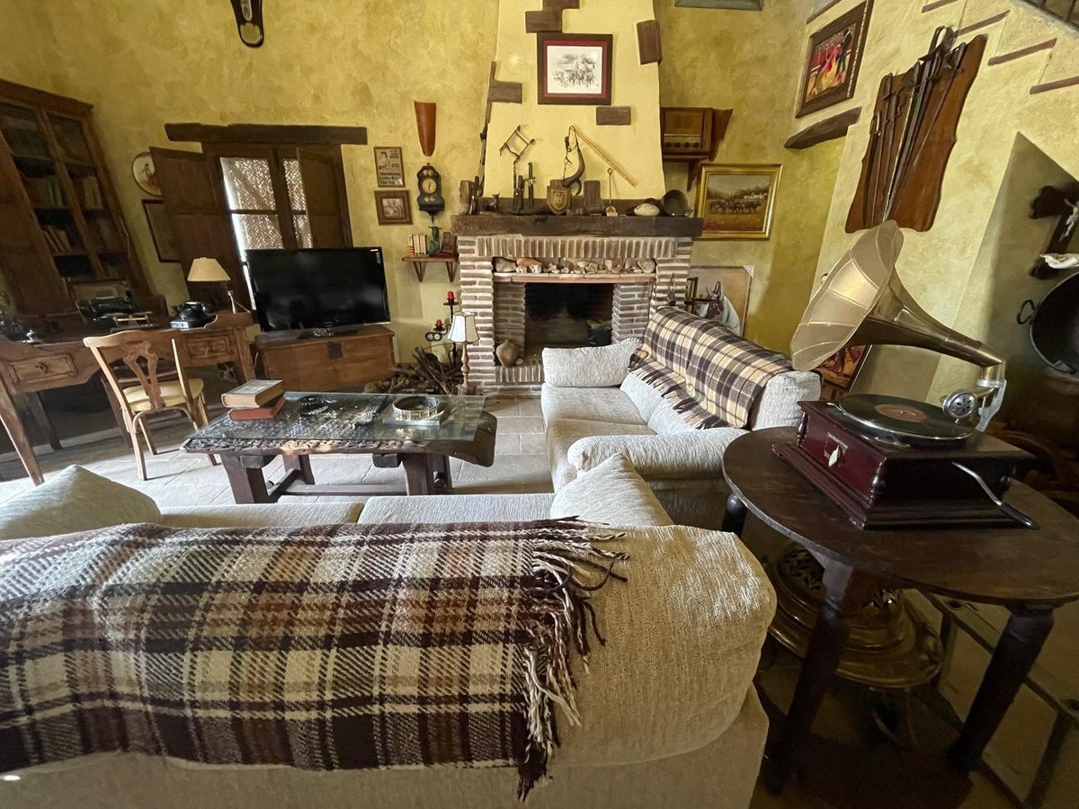 3 Bed Finca - Cortijo in Alfarnate