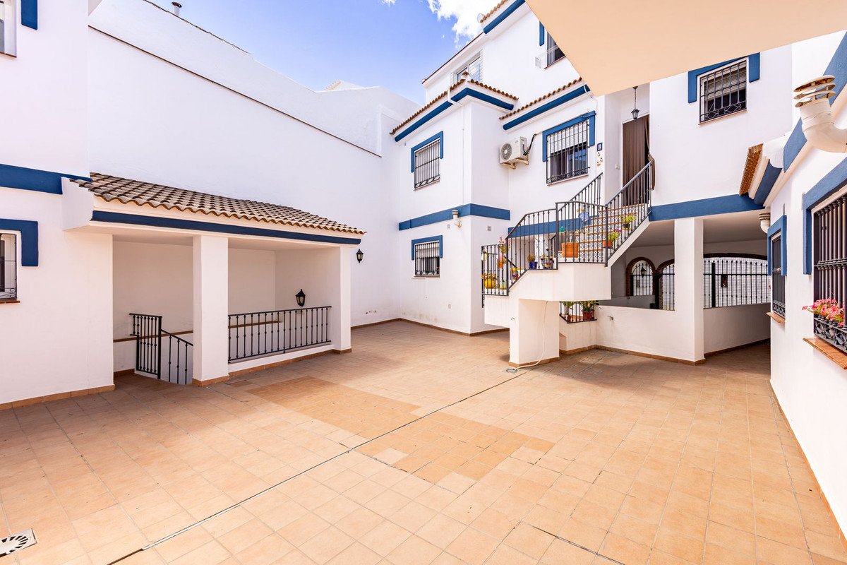 5 Bed Townhouse in Alhaurín el Grande